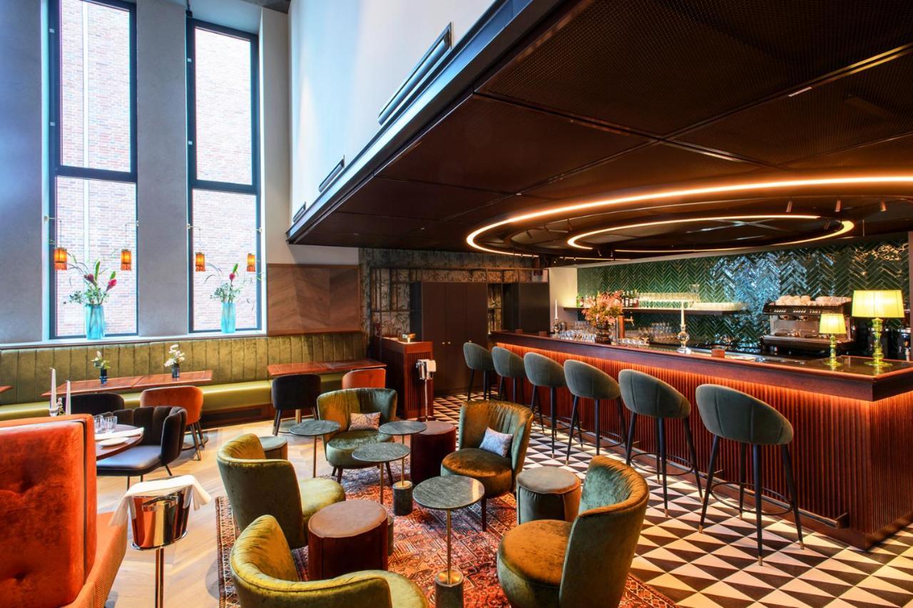 Das James Flensburg Bagian luar foto The bar at the 2019 edition of the London Design Festival