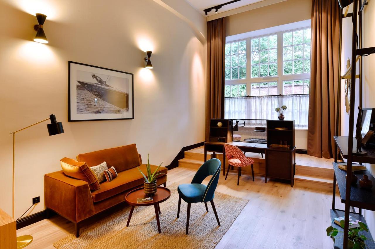 Das James Flensburg Bagian luar foto A room at the hotel