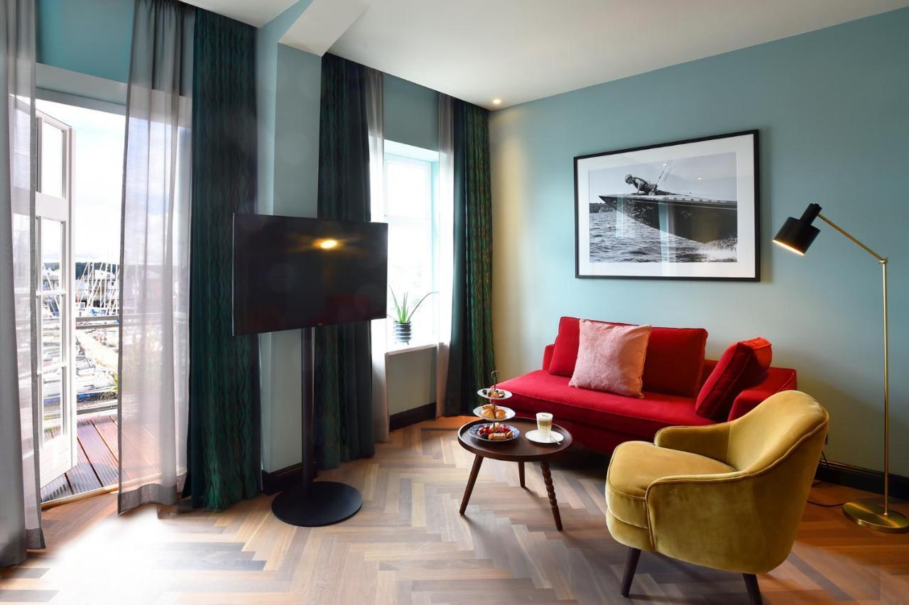 Das James Flensburg Bagian luar foto A suite at the hotel