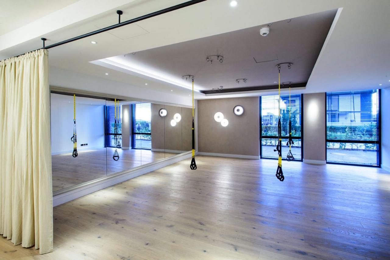 Das James Flensburg Bagian luar foto The gym at The Ivy Collection