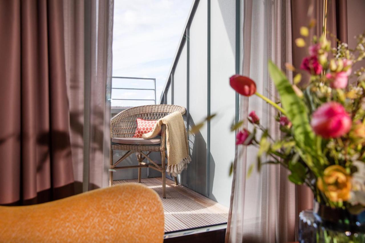 Das James Flensburg Bagian luar foto A room at the hotel