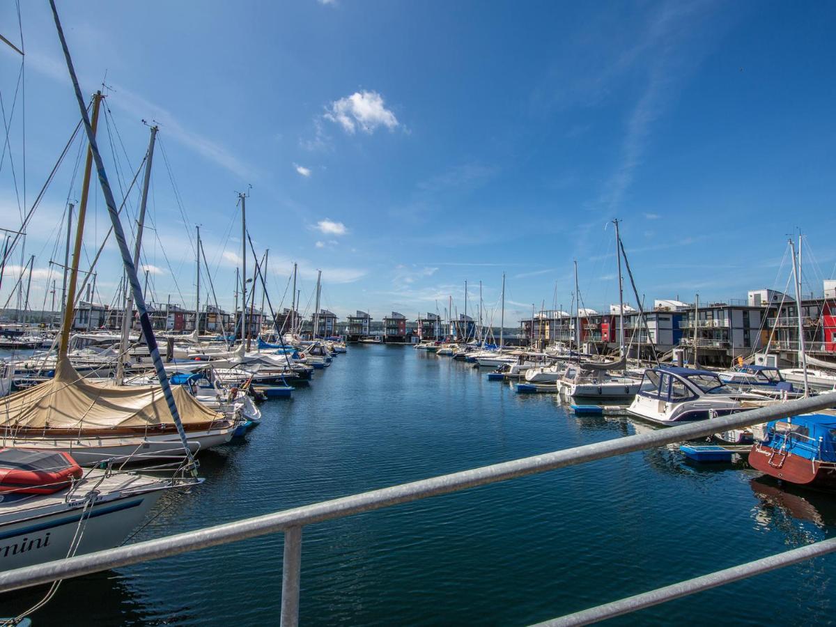 Das James Flensburg Bagian luar foto The marina at Ocean Village